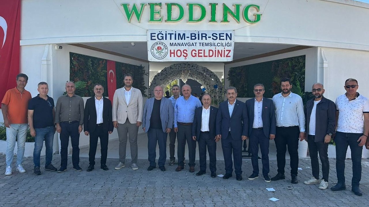 Eğitim-Bir-Sen üyeleri Kahvaltıda bir araya geldi