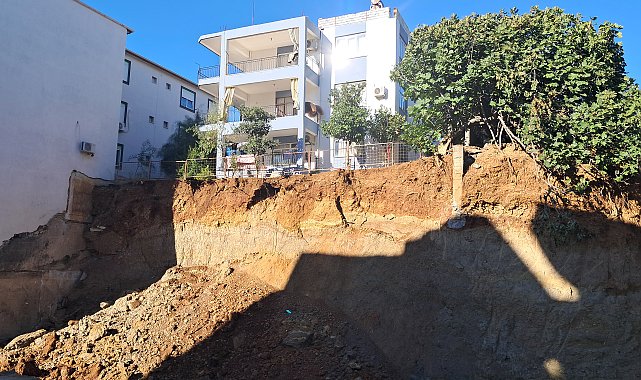 İnşaat alanında toprak kaydı, bitişikteki 2 katlı bina tahliye edildi