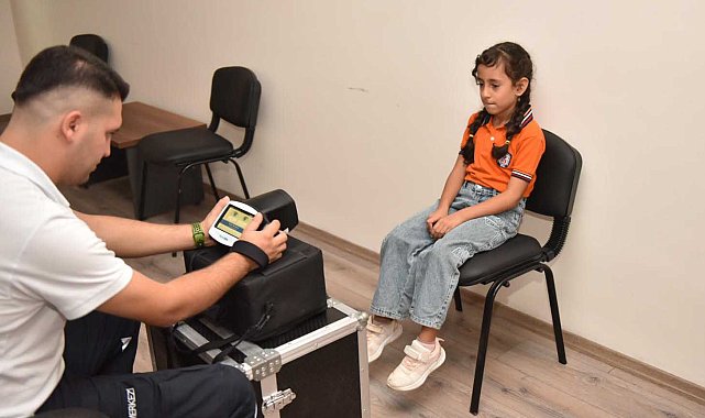 Kepez'den öğrencilere göz taraması