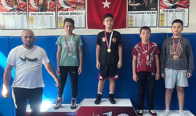 Kumlucalı güreşçiler şampiyonalara hazır