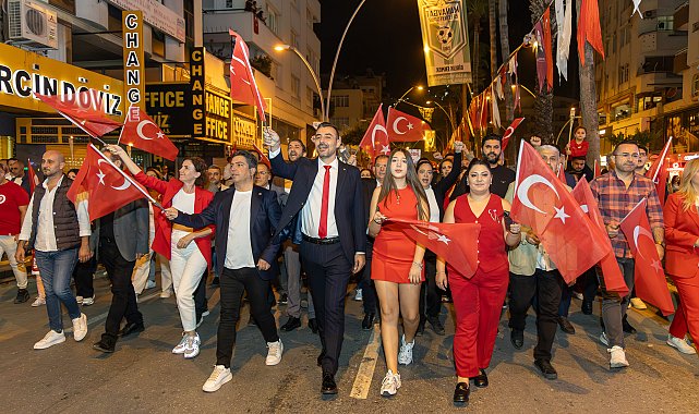 Manavgat'ta fener alayı, kortej ve konserle Cumhuriyet coşkusu