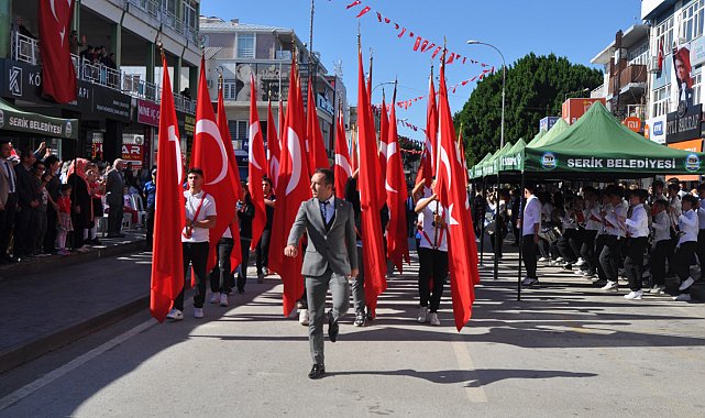 Serik'te coşkulu Cumhuriyet kutlaması