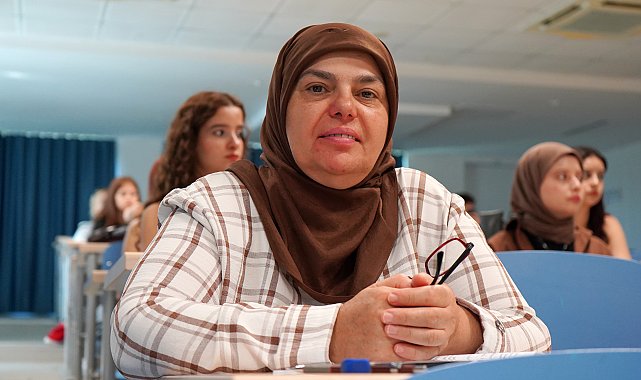 Yıllar sonra üniversite hayalini gerçekleştirdi, kızının mezun olduğu bölümü kazandı