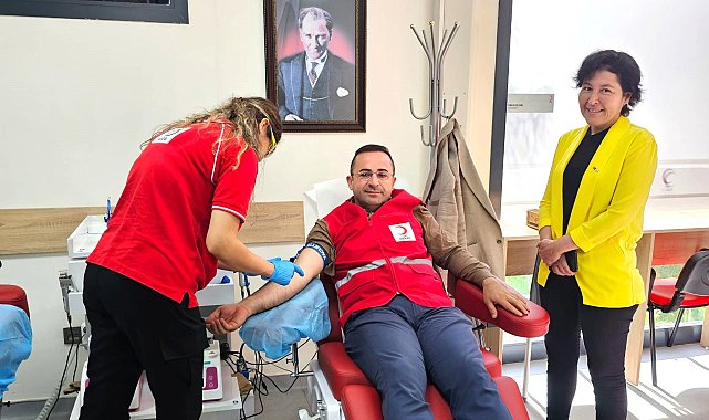 Başkan Güngör'den Türk Kızılay kan bağış birimine ziyaret