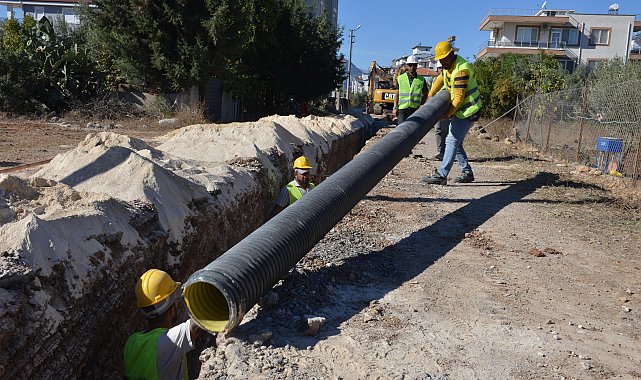 Büyükşehir'den Döşemealtı'na 124 kilometre kanalizasyon hattı