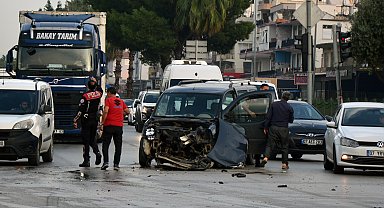 Kavşakta kaza: 1 yaralı