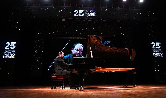 Piyano festivalinde Gökhan Aybulus gecesi
