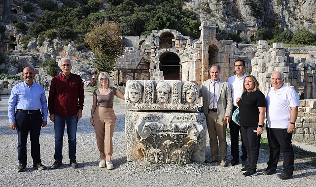 Rektör Özkan, Myra Antik Kenti'ni ziyaret etti