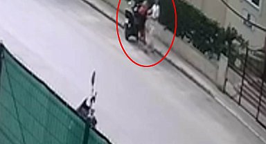 Rus kocanın boşanma aşamasındaki eşini bıçakladığı anlar kamerada