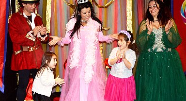 Antalya'da çocukları eğiten oyun