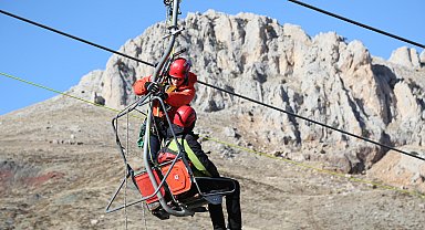 Antalya'da nefes kesen tatbikat; teleferikte mahsur kalanlar kurtarıldı