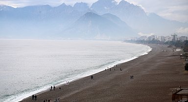 Antalya'da yağmur etkili oldu
