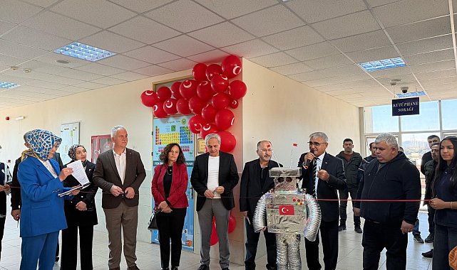 Fen laboratuvarı törenle açıldı