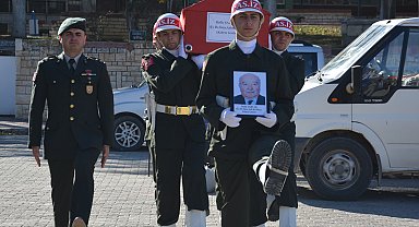 Kıbrıs gazisi askeri törenle toprağa verildi