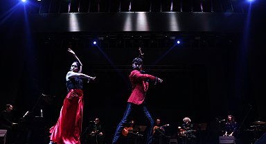 Mavi Siyah'tan ritim ve zerafetin buluştuğu unutulmaz gece