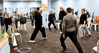 Muratpaşa'dan parkinson hastalarına destek