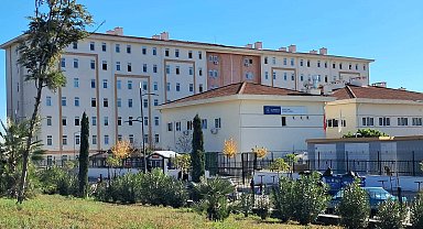 Tartıştığı 3 kişi tarafından bıçaklanan üniversite öğrencisi yaralandı