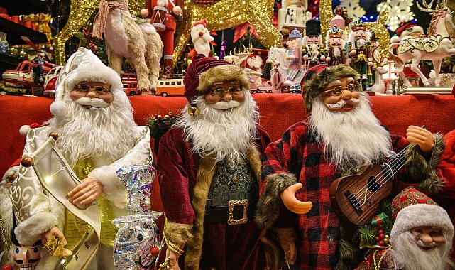 Yılbaşı kutlamasında, 'Noel Baba' kostümü ve sakalına ilgi