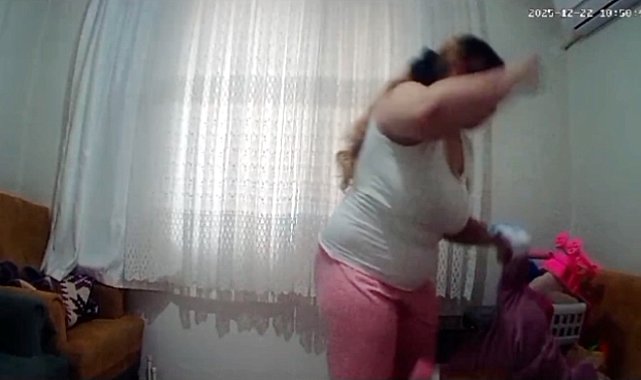 1 yaşındaki bebeğe anne şiddeti kamerada