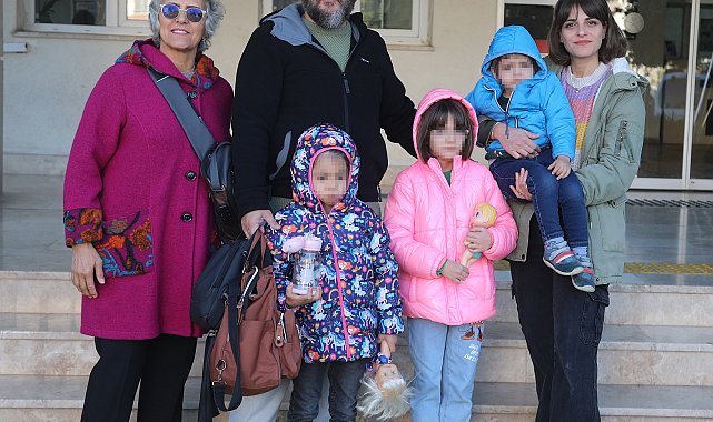 İki çocuklu çift, bir çocuğun hayatına dokunmak için koruyucu aile oldu