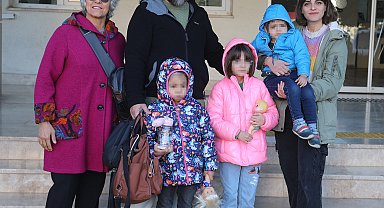 İki çocuklu çift, bir çocuğun hayatına dokunmak için koruyucu aile oldu