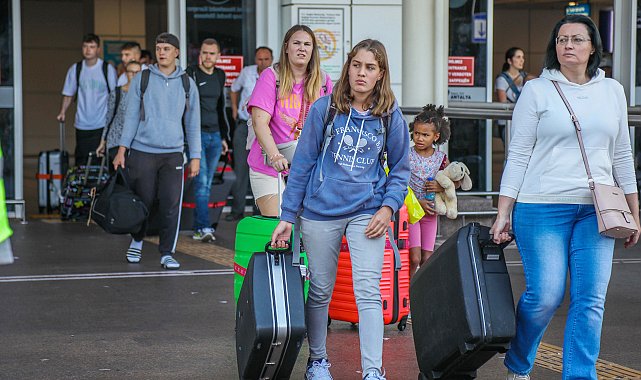 İngiliz ve Polonyalı turist Antalya'yı sevdi