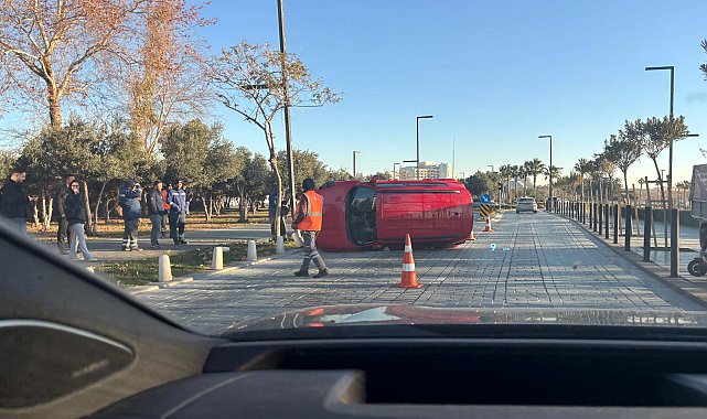 Yan yatarn aracın sürücüsü kazayı yara almadan atlattı
