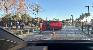 Yan yatarn aracın sürücüsü kazayı yara almadan atlattı