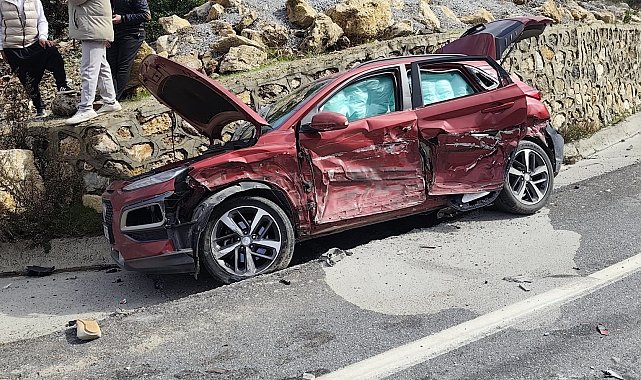 1 kişinin öldüğü kazada 2 otomobile çarpan TIR'ın sürücüsü tutuklandı