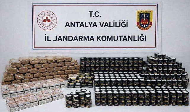 Alanya'da kaçak tütün operasyonu