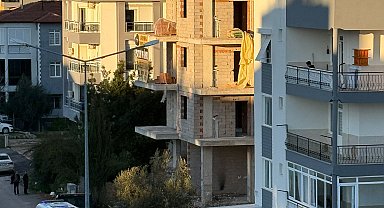 Asansör boşluğuna düşen işçi yaralandı