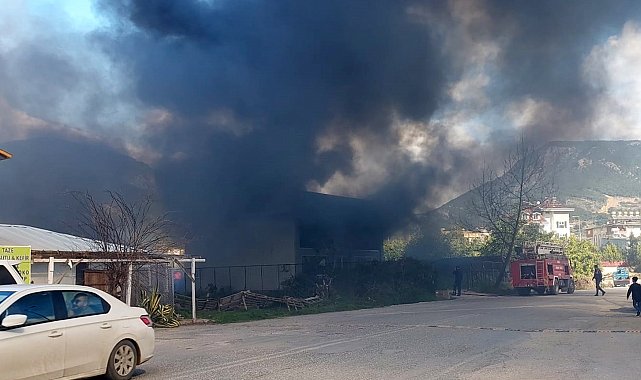 Aynı depoda ikinci yangın