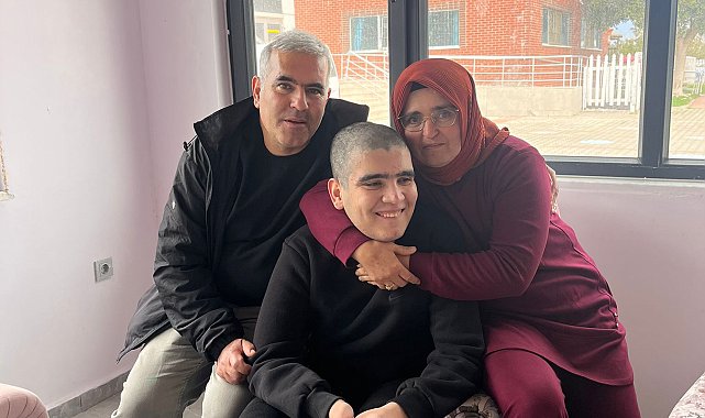 Bakanlığın devreye girdiği otizmli Muhammet, yeni merkezde ailesi ile buluştu