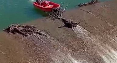 Barajda tehlikeli temizlik