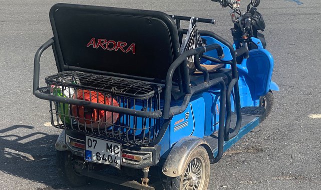 Devrilen elektrikli bisikletteki 2 kişi yaralandı