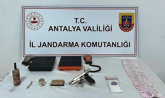 Döşemealtı'nda uyuşturucu operasyonu