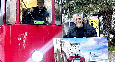 Her sabah bindiği tramvayı resmetti