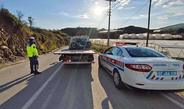 Trafiği tehlikeye düşüren ehliyetsiz motosikletlilere ceza