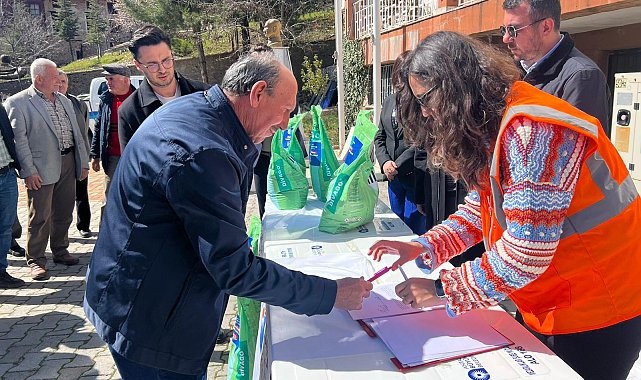 Aksekili üreticilere bordo bulamacı hibesi