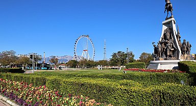 Antalya 4 milyon yazlık çiçekle bahara hazırlanıyor