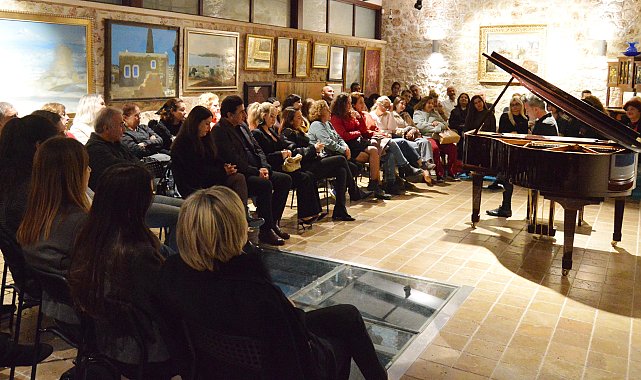 Antalya'da kadın bestecilerin eserleri yankılandı
