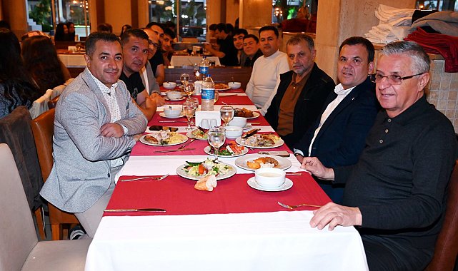 Başkan Topaloğlu öğrencilerle iftarda buluştu