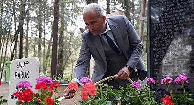 Bayram öncesi mezarlara 'görüntülü ziyaret'