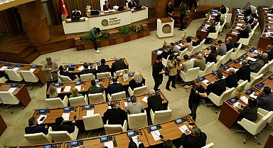 Böcek'in kurduğu esnaf dairesi için kapatma teklifi