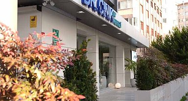 Dr. Cinik, Antalya'da 'diş tatili' konseptiyle hizmet veriyor