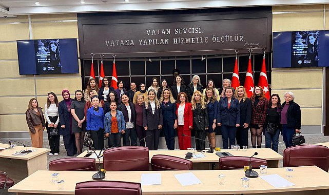 Kadınların mücadelesi 'Kadın Yaşamdır' panelinde konuşuldu