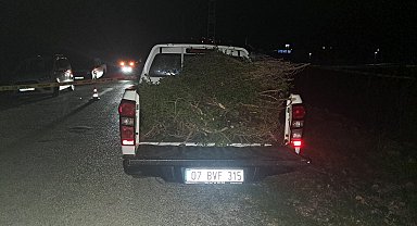 Kamyonet kasasından düşen kadın öldü