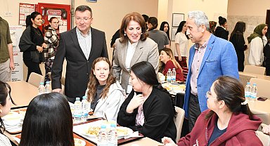 Kaymakam öğrencilerle iftarda buluştu