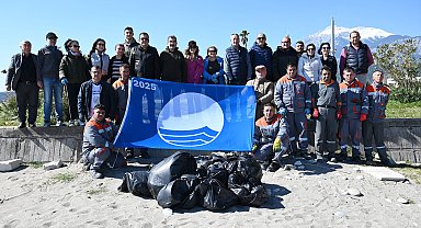 Kemer'de sahil temizliği