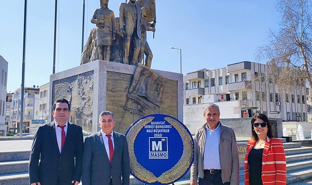 Muhasebe Haftası'nda çelenk sunumu